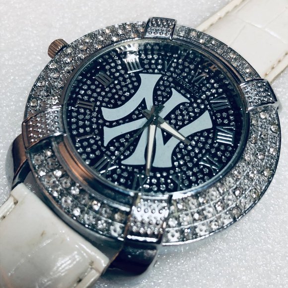 NY Yankees Women\'s Crystal Finesse Women\'s Watch main image 6